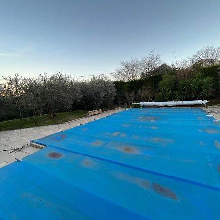 Villa Les Iris Sernhac Kültér fotó