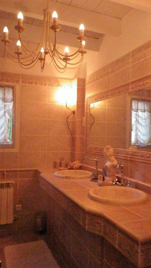 Villa Les Iris Sernhac Kültér fotó